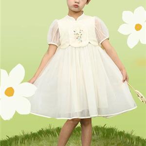 2024年加盟七彩芽童装品牌有什么优势？