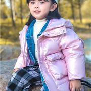 中启服饰羽绒系列 风雪中的时尚小卫士